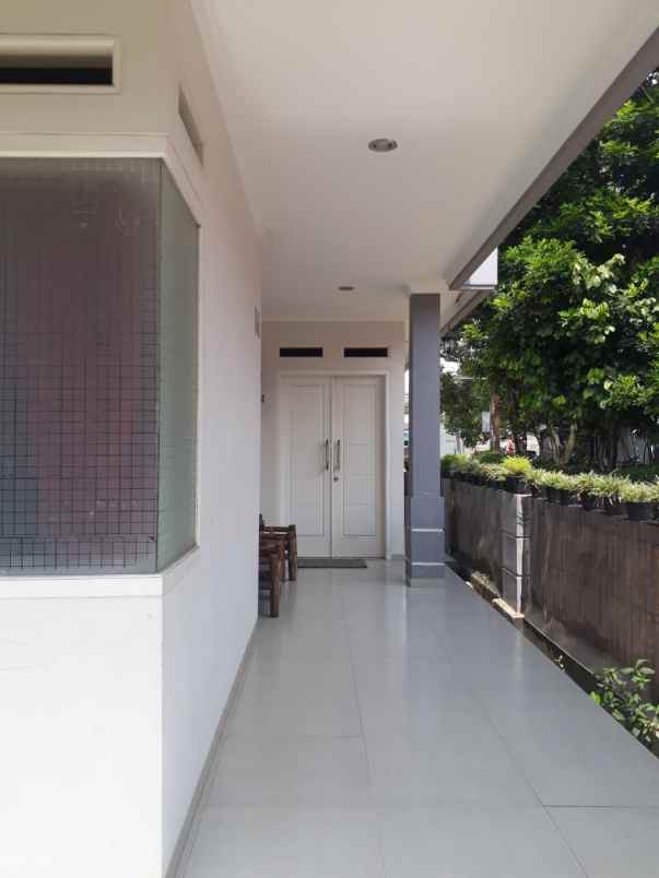 dijual rumah jln tole iskandar sukamaju