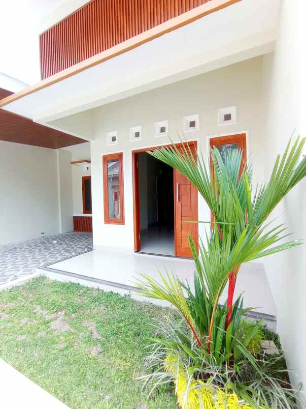 dijual rumah kadisoka