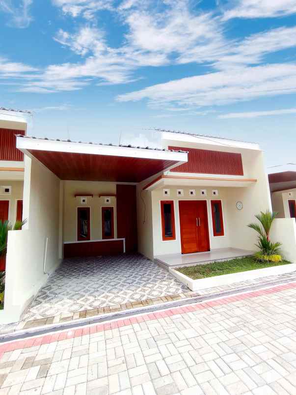 dijual rumah kadisoka