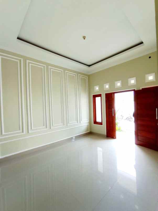 dijual rumah kadisoka