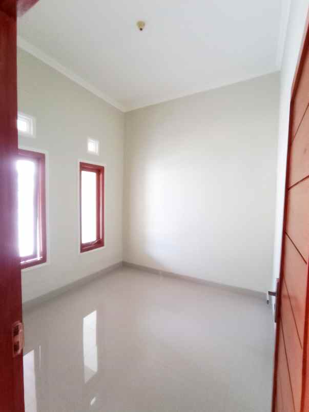 dijual rumah kadisoka