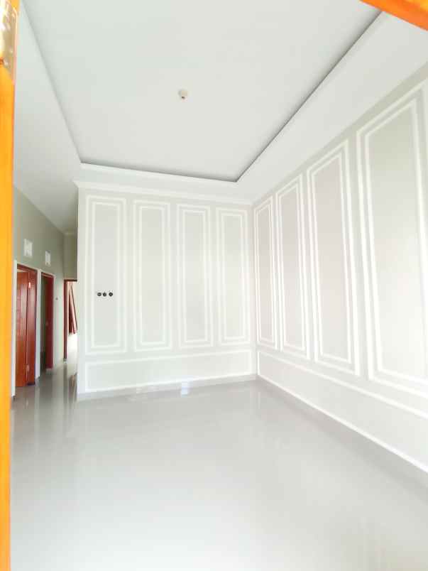 dijual rumah kadisoka