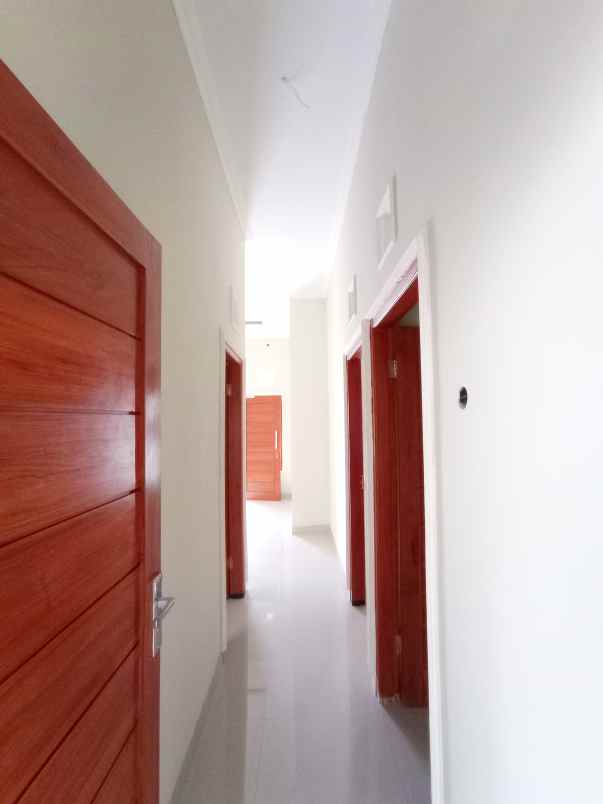 dijual rumah kadisoka