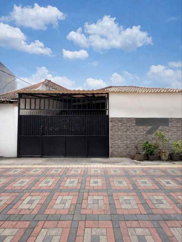 dijual rumah karang asem surabaya timur