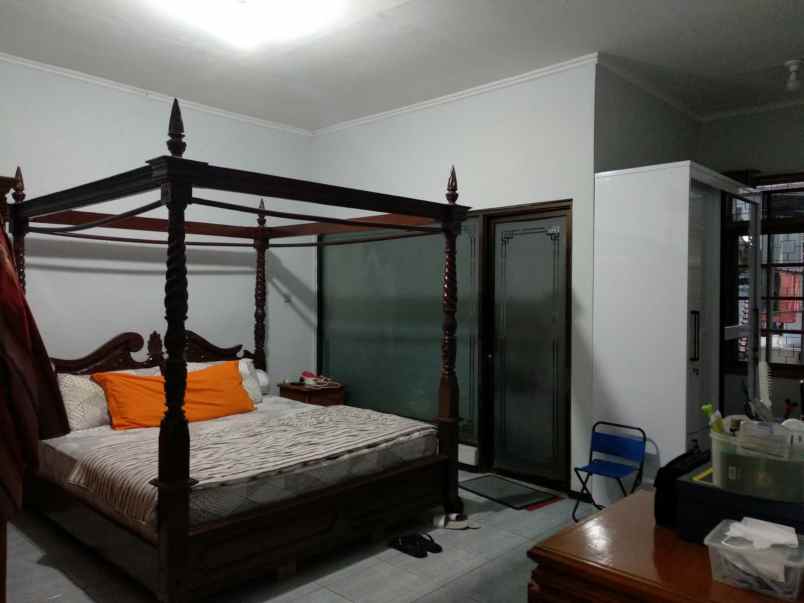 dijual rumah karasak