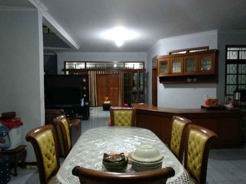 dijual rumah karasak