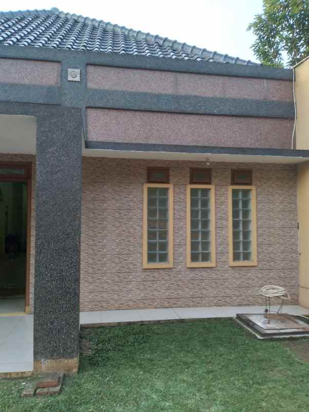 dijual rumah kavlingan bri