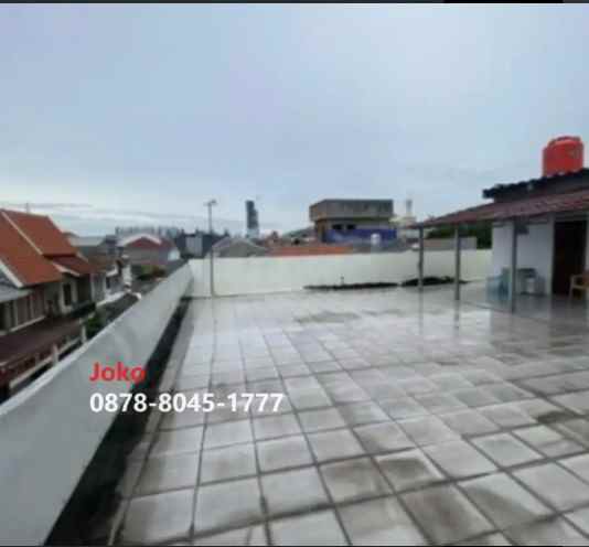 dijual rumah kayu putih