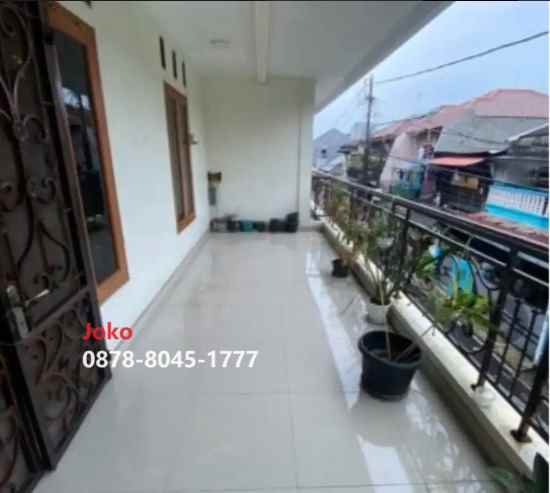 dijual rumah kayu putih