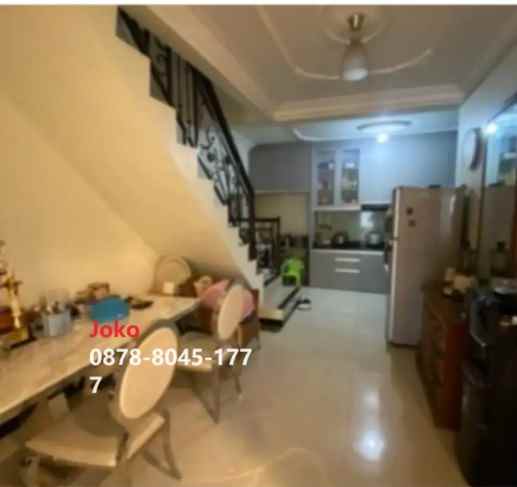 dijual rumah kayu putih