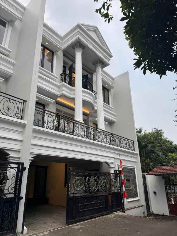 dijual rumah kebagusan