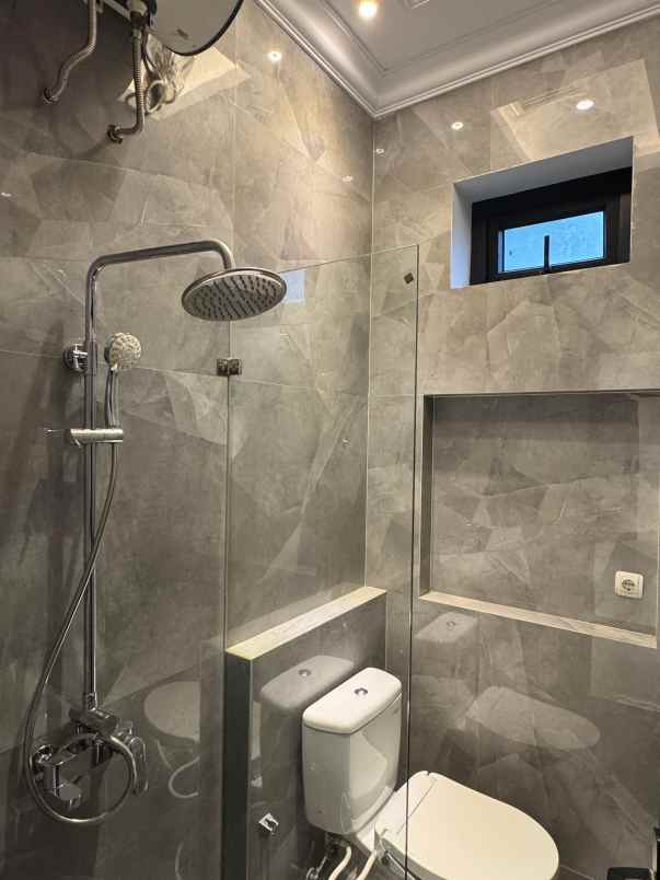 dijual rumah kebagusan