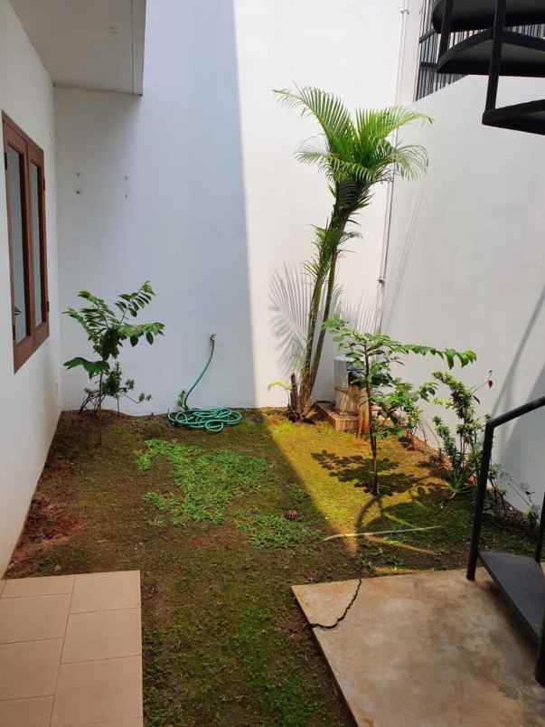 dijual rumah kebagusan ps minggu kota