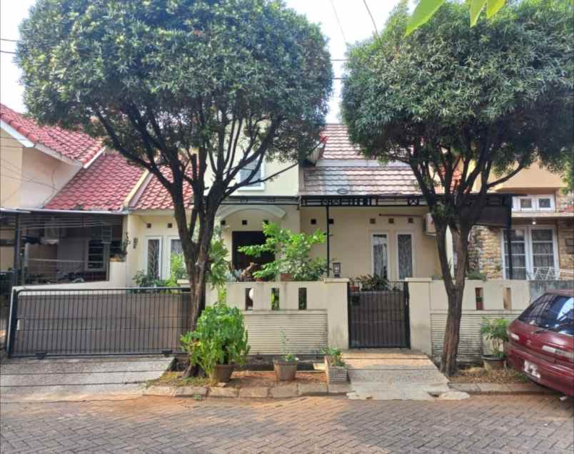 dijual rumah kemang pratama 3