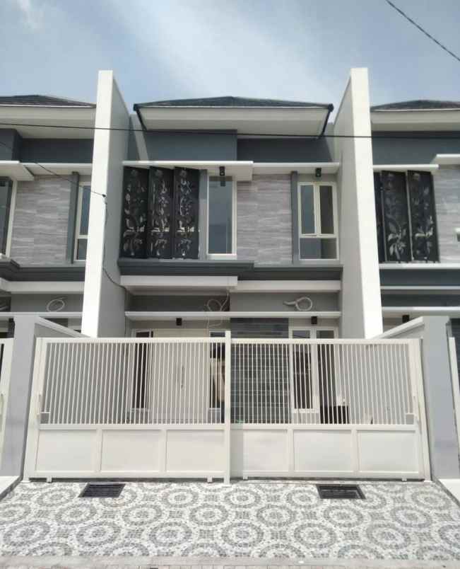 dijual rumah klampis anom