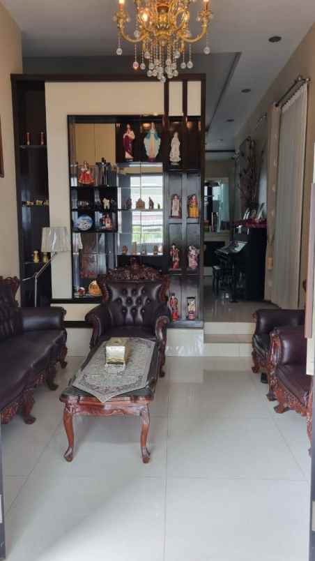 dijual rumah klampis indah