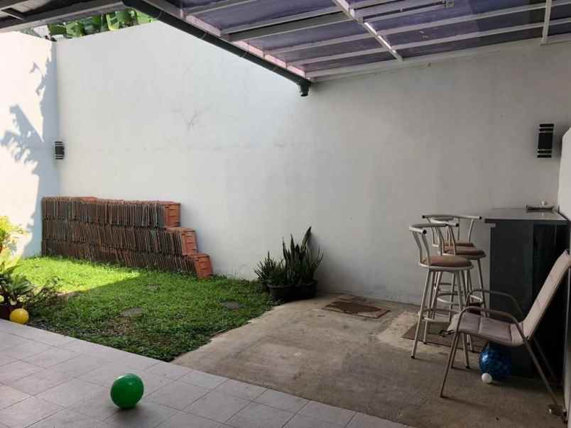 dijual rumah kolenel masturi cipageran