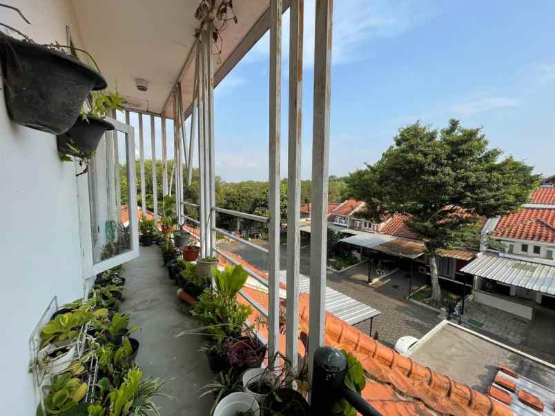 dijual rumah komp mewah kota baru