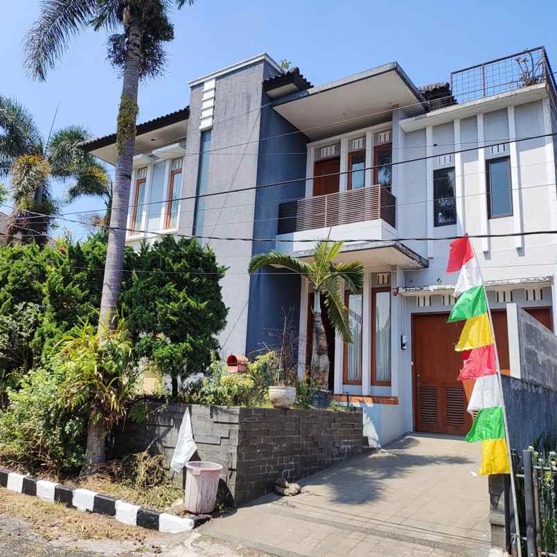 dijual rumah komplek abadi regency