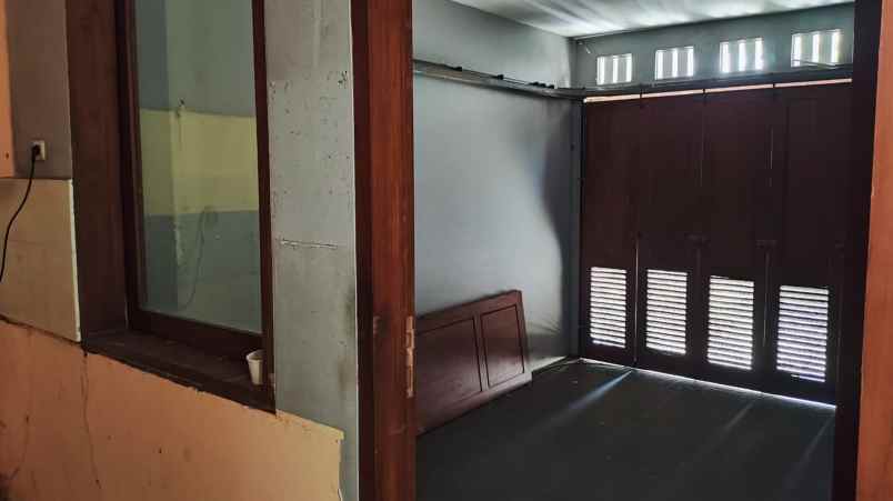 dijual rumah komplek abadi regency