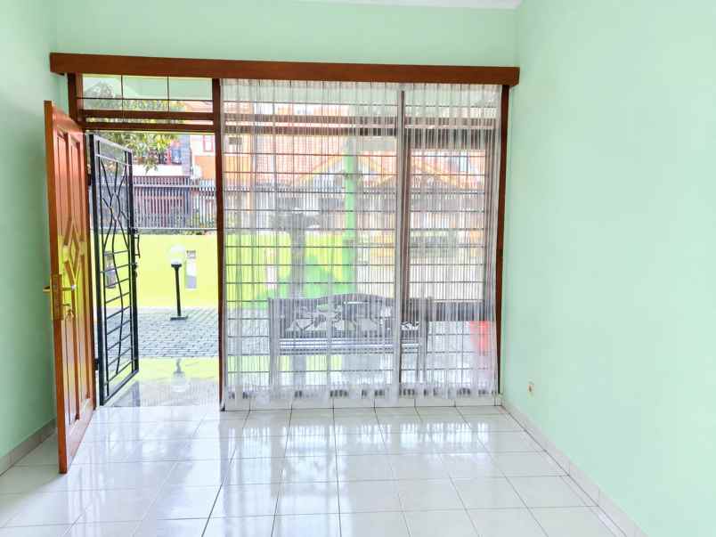 dijual rumah komplek batununggal indah