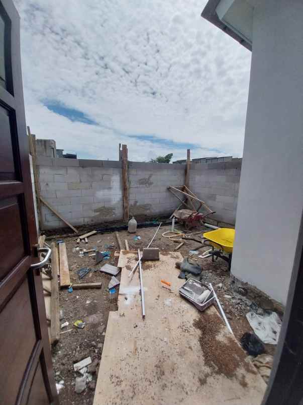 dijual rumah komplek bumi panyileukan