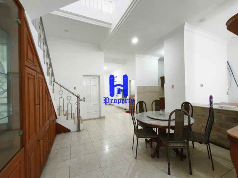 dijual rumah komplek cemara hijau jalan