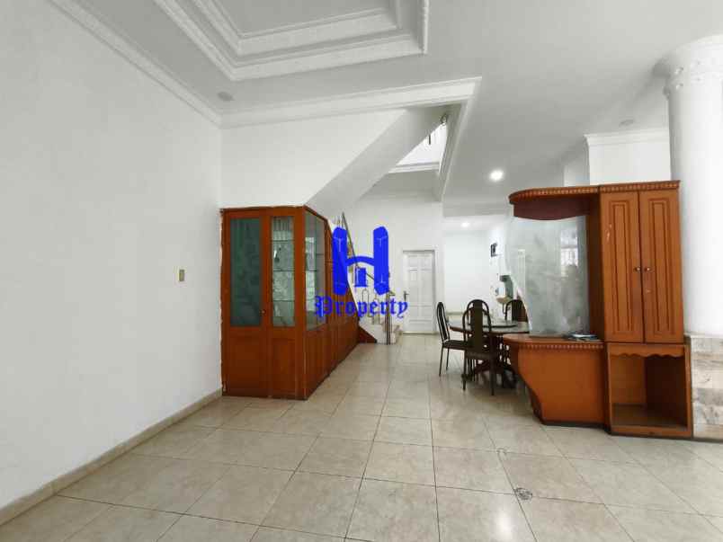 dijual rumah komplek cemara hijau jalan