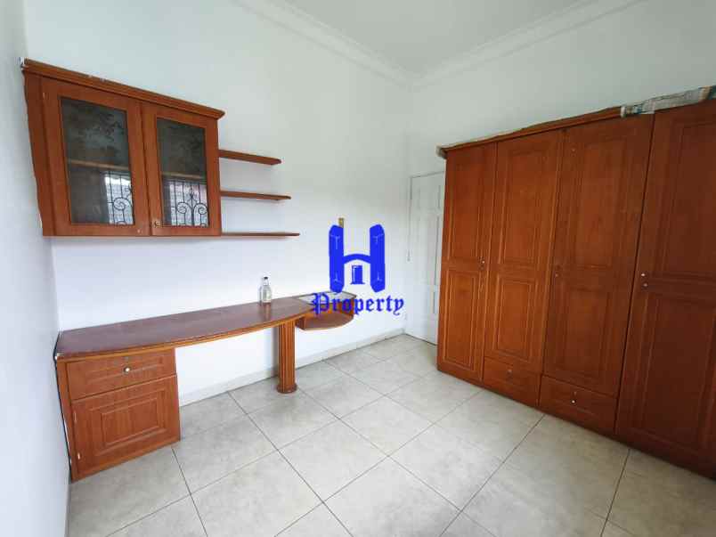 dijual rumah komplek cemara hijau jalan
