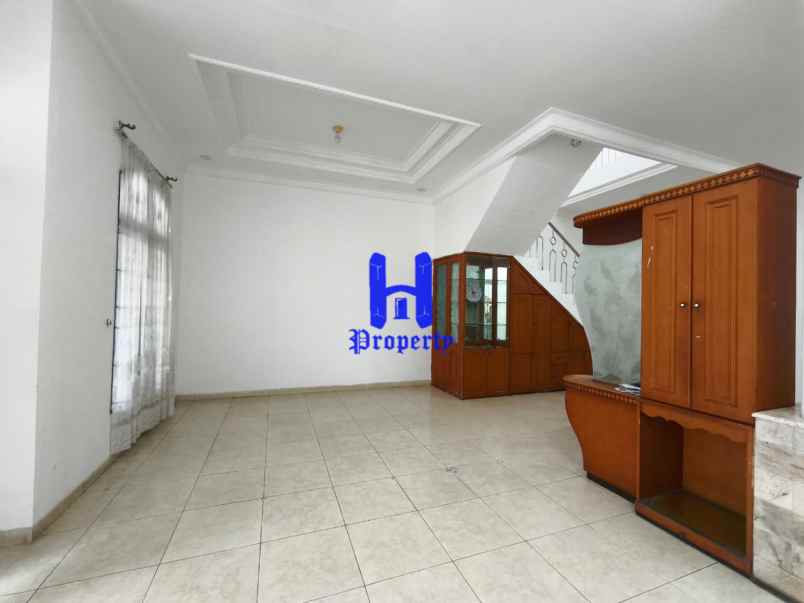 dijual rumah komplek cemara hijau jalan