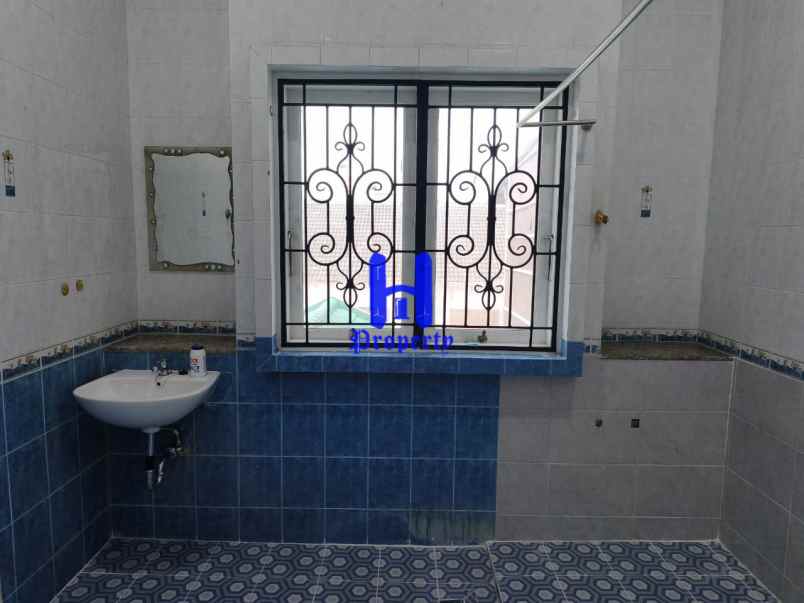 dijual rumah komplek cemara hijau jalan