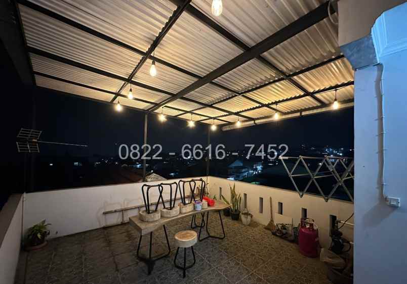 dijual rumah komplek cihanjuang