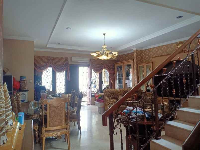 dijual rumah komplek fatmawati