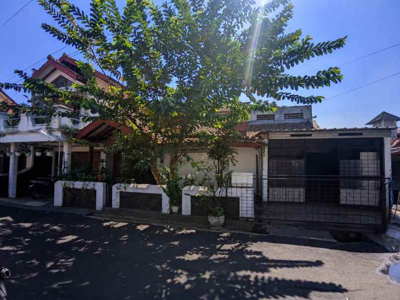 dijual rumah komplek margahayu buahbatu