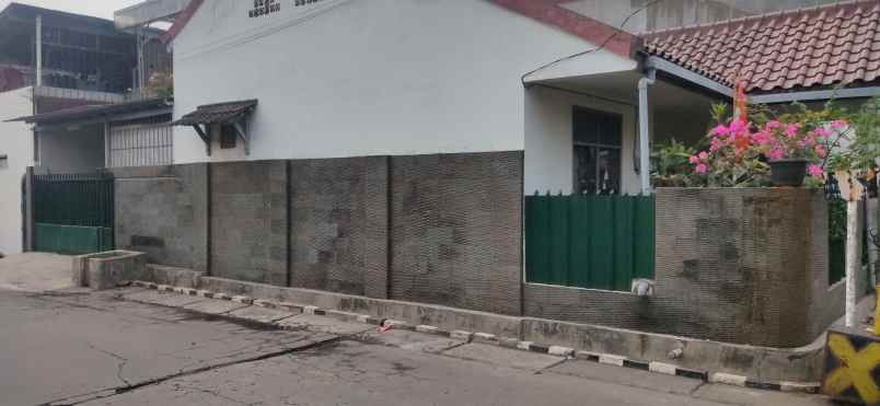 dijual rumah komplek pam jaya