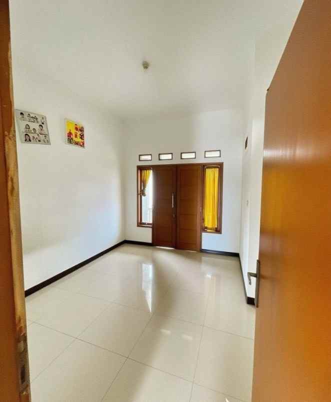 dijual rumah komplek permata buahbatu