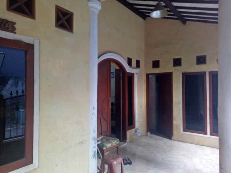 dijual rumah komplek pinang indah