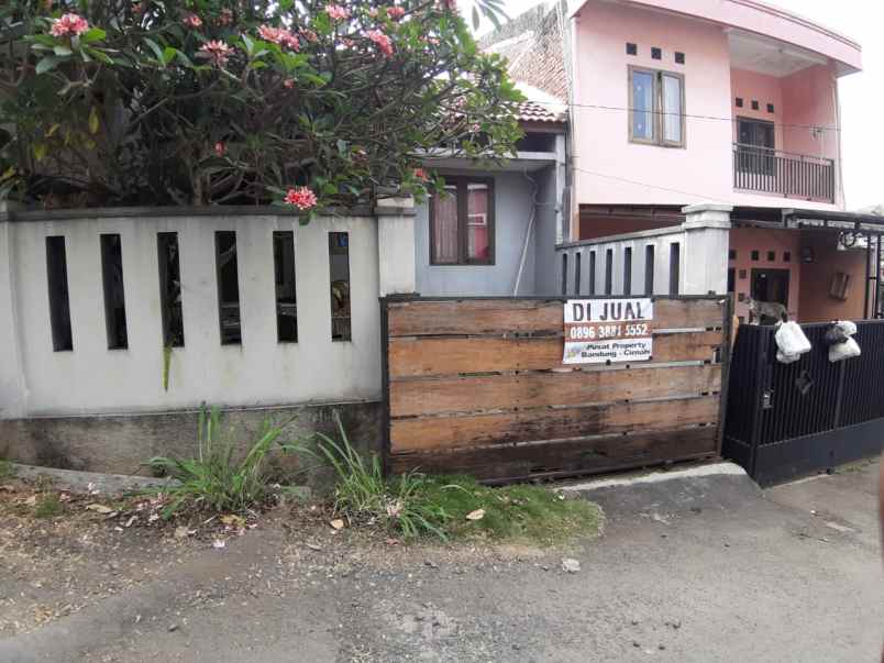 dijual rumah komplek sariwangi kel