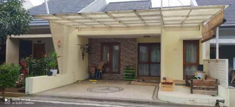 dijual rumah komplek sayana terrace