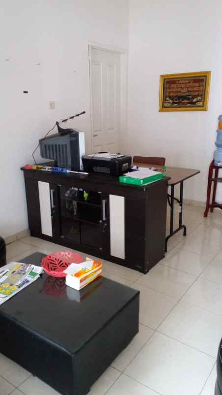 dijual rumah komplek the green