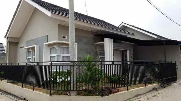 dijual rumah komplek the green