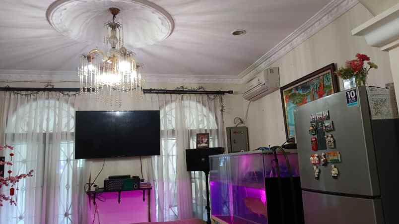 dijual rumah komplek vila dago pamulang