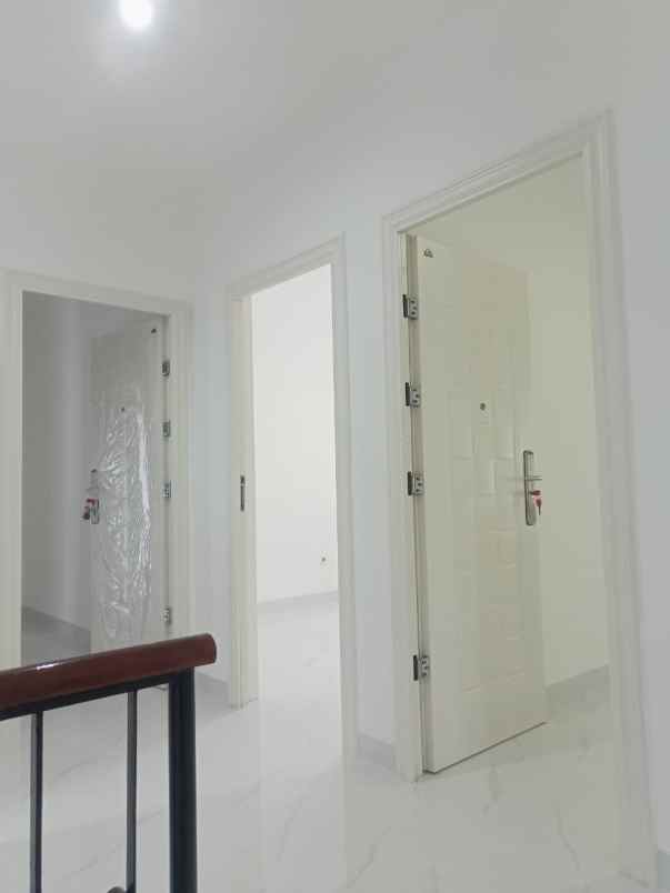 dijual rumah kota wisata cibubur