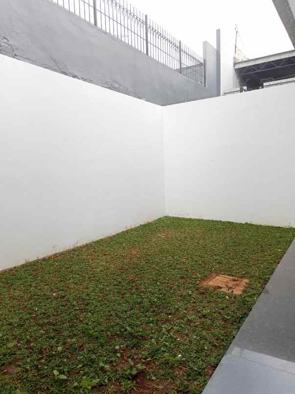 dijual rumah kota wisata cibubur