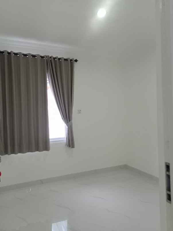 dijual rumah kota wisata cibubur