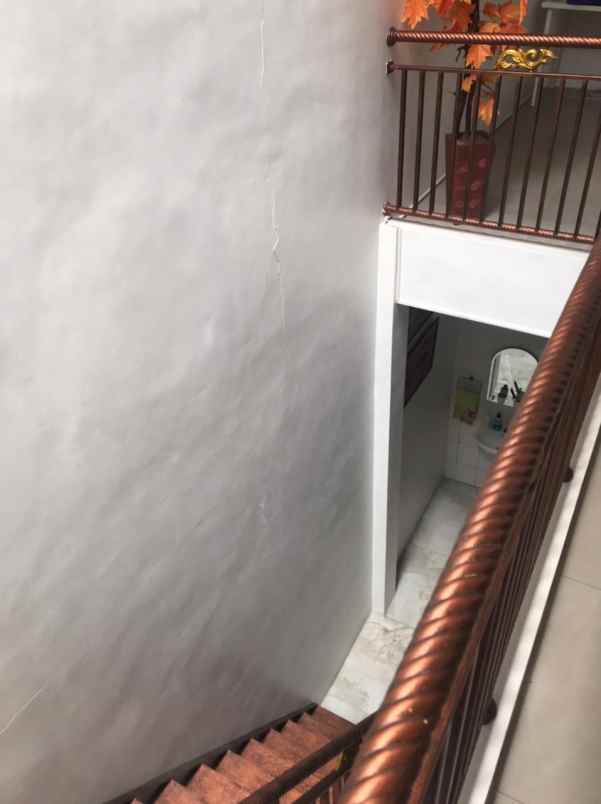 dijual rumah kranggan permai cibubur