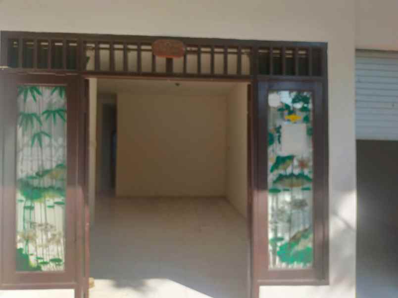 dijual rumah kutisari