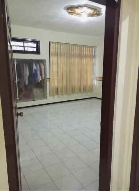 dijual rumah kutisari dalam