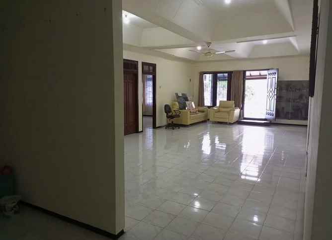 dijual rumah kutisari dalam