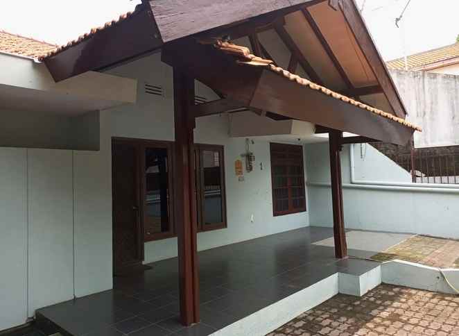 dijual rumah kutisari dalam